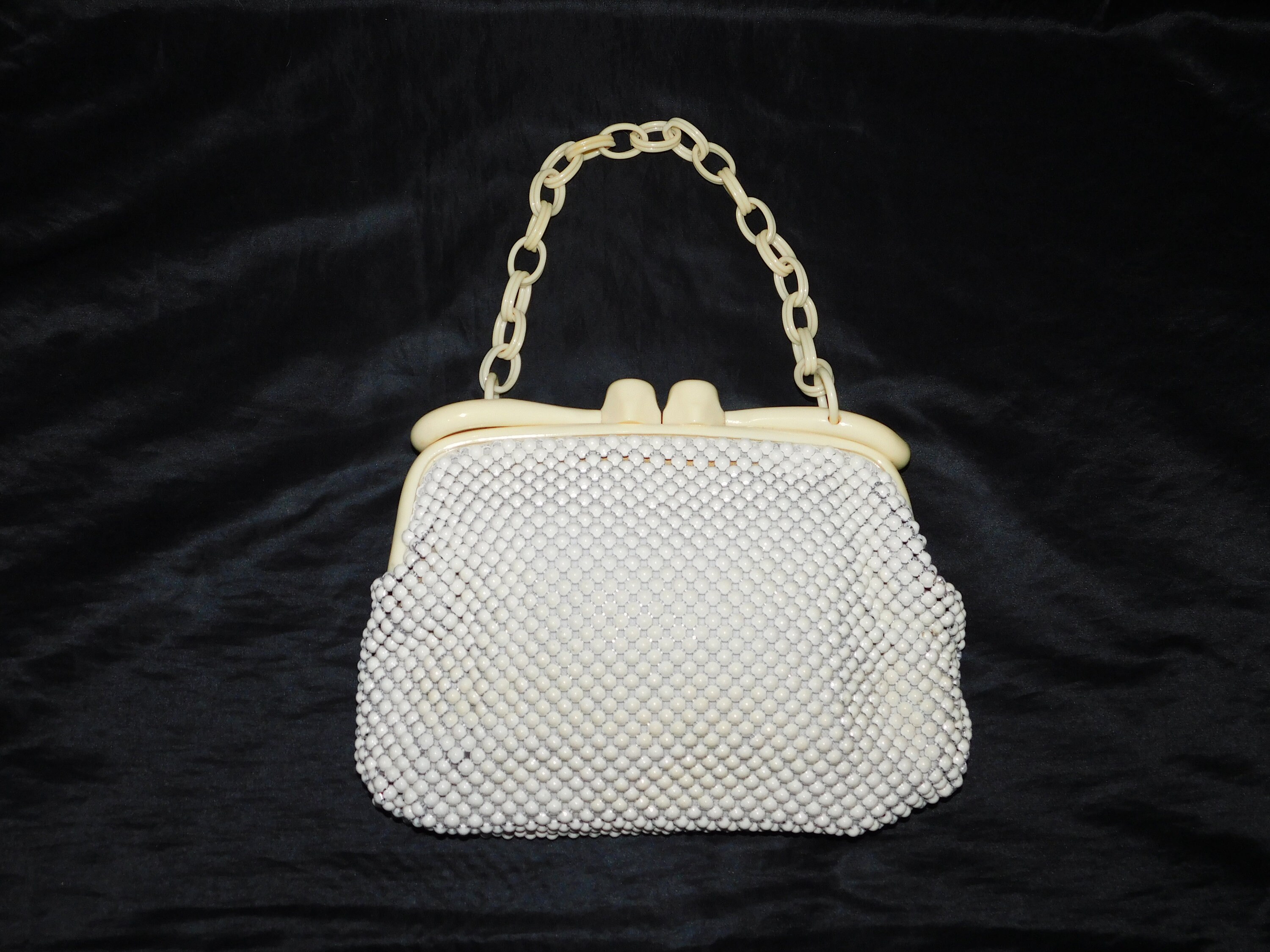 バッグ WHITIN & Davis. Bag 1940s Whiting & Davis White Metal Mesh Purse Chunky Celluloid
