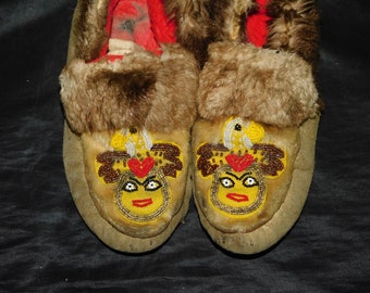 Vintage Alaska Native Eskimo Beaded Slippers for UPCYCLING Yellow Felt Bald Eagle Over Happy Face Felt Beading Inuit