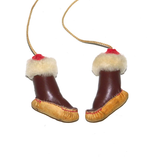 Vtg Alaska Eskimo Yo Yo Brown Mukluks Crimped Sole Leather Shearling Toy Decoration Ornament Inuit Handmade