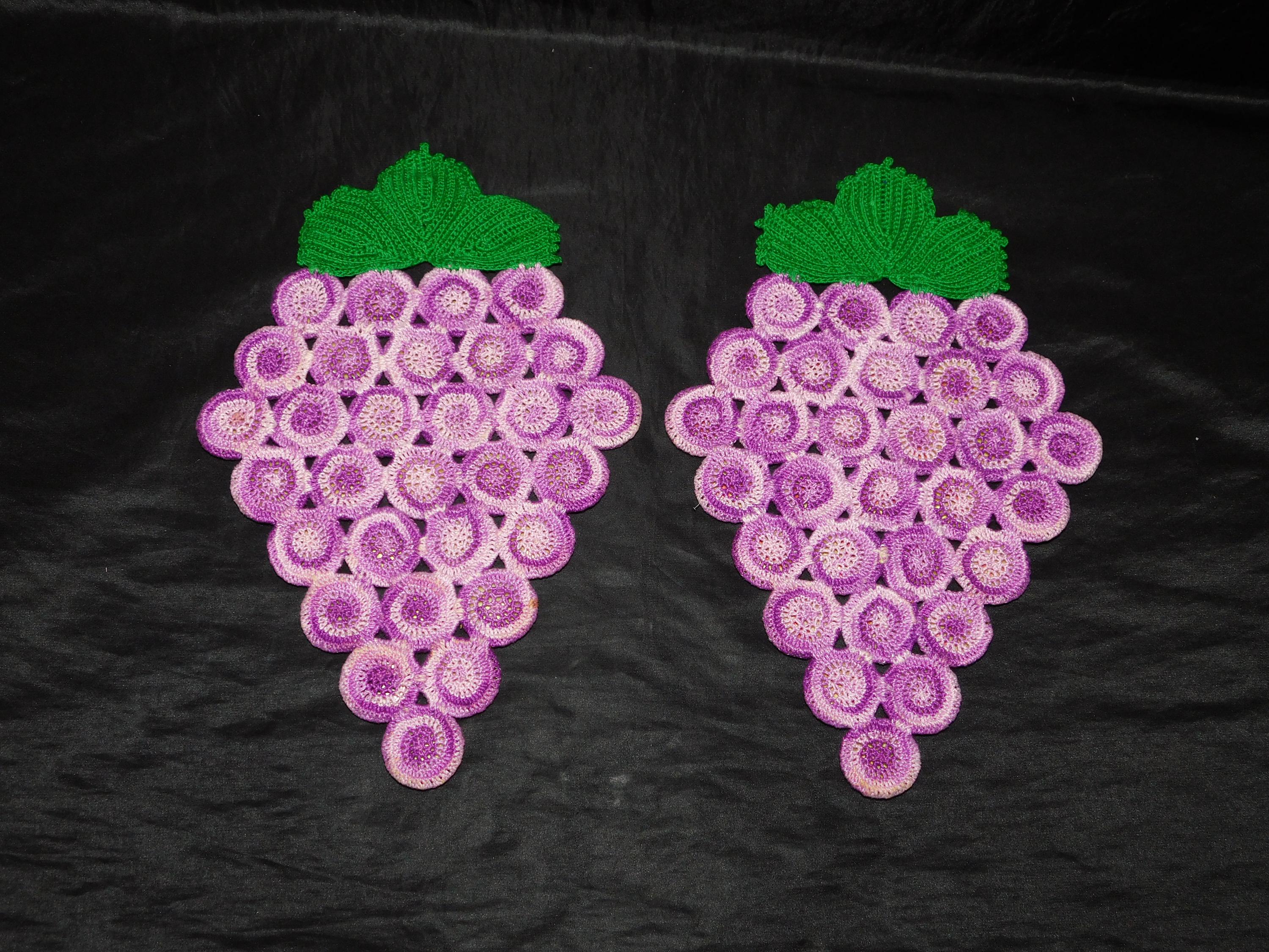 その他 1920s French Crocheted Grape Decoration Lot Set 2 Vintage Crochet Bottlecap Grape Cluster Trivet Wall