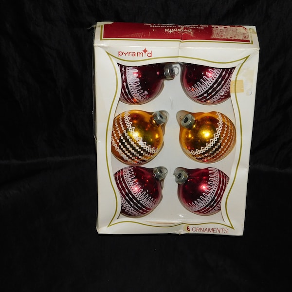 Vintage Pyramid Red Gold White Flocked Stripe Christmas Ornaments Glass Balls 2.5 in dia Set 6 MCM Style