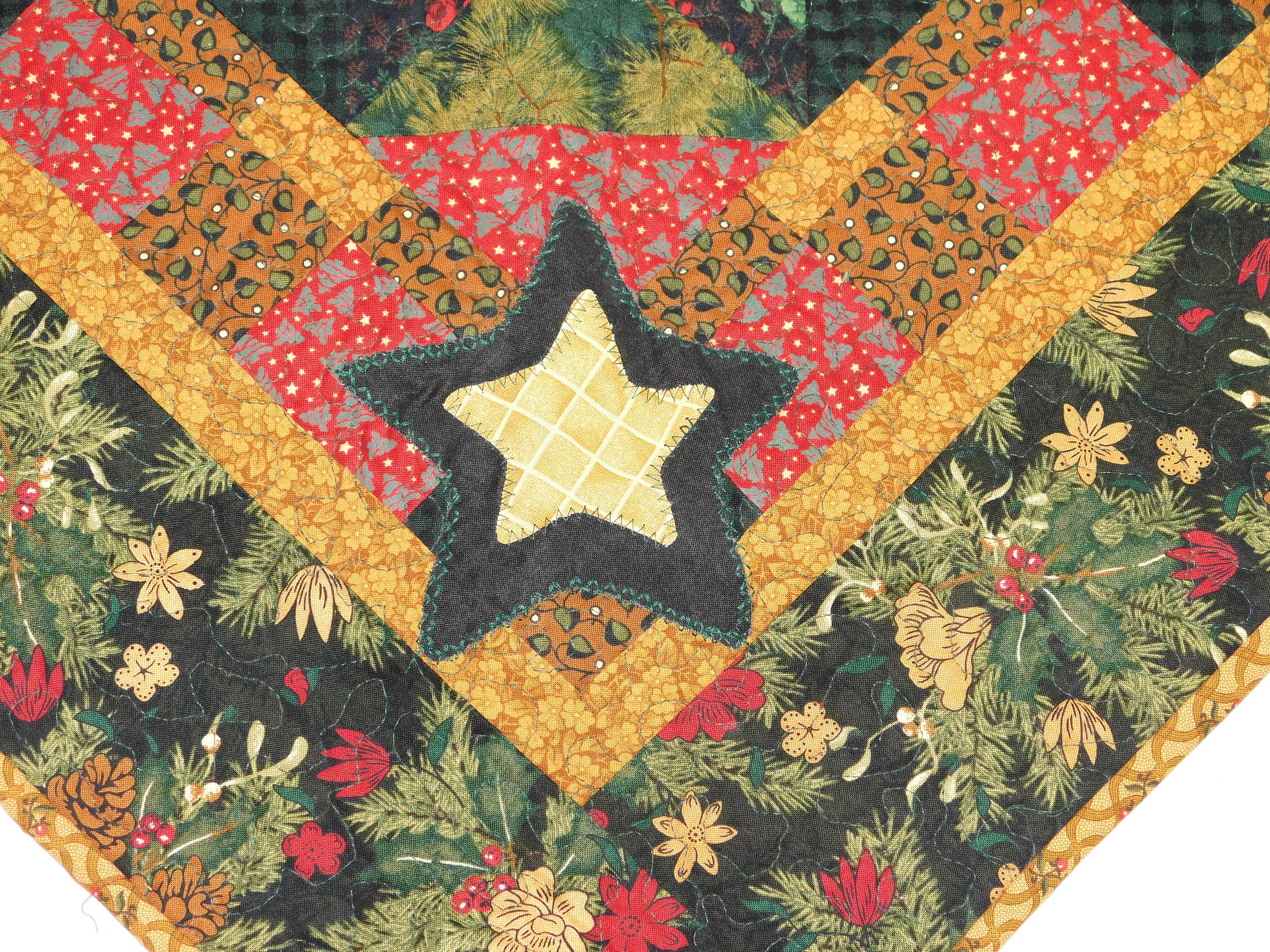 Winter Quilted Table Triangles Set 2 Square Topper Placemat Red Brown ...