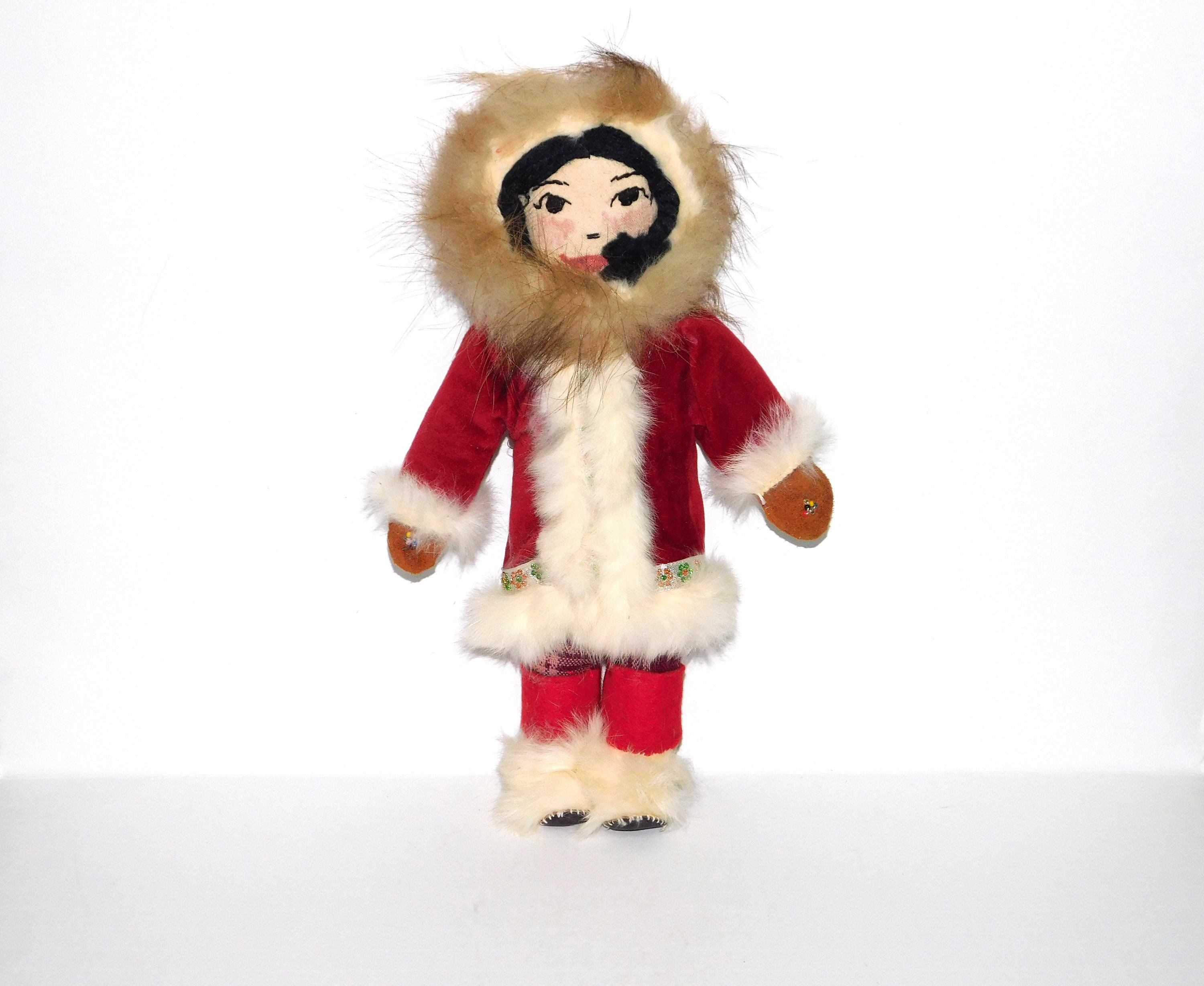 リカ・ワールドコスチューム・ストラップ（INUIT） Vintage 1970s Alaska Native Eskimo Made Doll Red Velvet Fur Trim