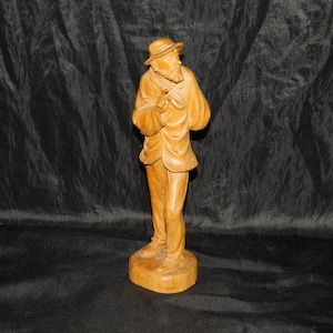 Vtg Wood Carving Man Pointing Finger Standing Hand Behind Back Hat Beard Europe Carved Wood Figurine