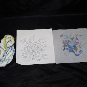 Kit de bordado con ramo de violetas vintage, flores de color púrpura y azul parcialmente cosidas