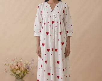 Weißes Baumwoll Maxi Kleid, Roter Herz Print, Cottagecore Boho A-Linie