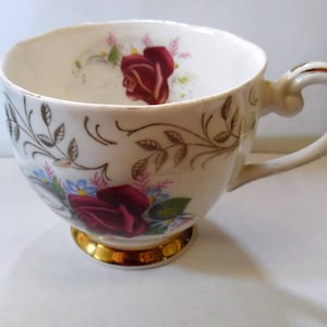 Queen Anne Made In England Bone China Cup Only Roses 112