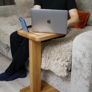 Solid wood sofa side table, minimalist laptop stand, coffee table with integrated phone holder