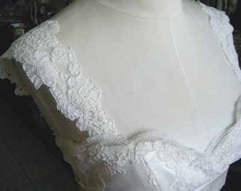 Straps cap sleeves Ivory lace flower edge Detachable