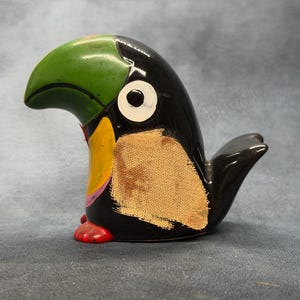 Udda keramisk tukanfigur / Penningkruka | Keramisk tukan - Penningkruka | Miniatyrpenningkruka | Samlartukan