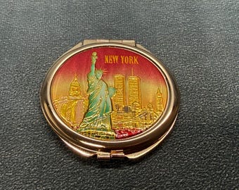 Vintage Round Gold-toned Metal New York Souvenir Double Compact Mirror Case / Vanity Compact Mirror - Retro Vanity