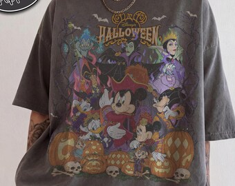 ヴィンテージ ミッキーフレンズ ハロウィンシャツ、コンフォートカラーズ ディズニーヴィランズ スプーキーシーズンTシャツ、ディズニーランド ハロウィン 2026 ファミリー旅行ギフトシャツ