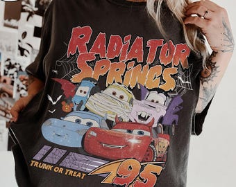 Camiseta de Halloween con coches retro, camiseta de Rayo McQueen de Pesadilla en Main Street, camiseta para la fiesta de la temporada de Halloween de Radiator Springs