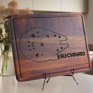 Personalized Star Wars Cutting Board, Engraved Millenium Falcon, Gift for Sci-Fi Film Lovers, Galactic Kitchen Decor