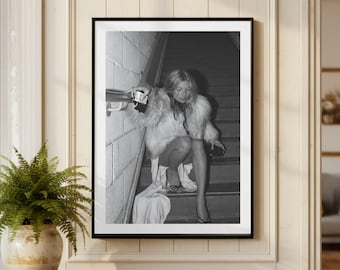 ヴィンテージのケイト・モスのナイトアウトプリント、白黒のファインアート写真ウォールアート、モデルファッションデコレーション、ラグジュアリーグラマーソサエティ