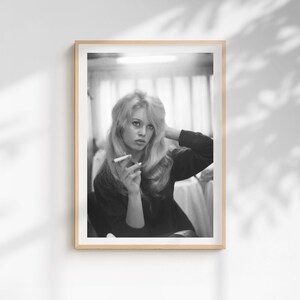 Vintagetryck av Brigitte Bardot, röktryck, svartvit väggkonstfotografi, modellmodedekor, lyxigt glamoursamhälle bild 4