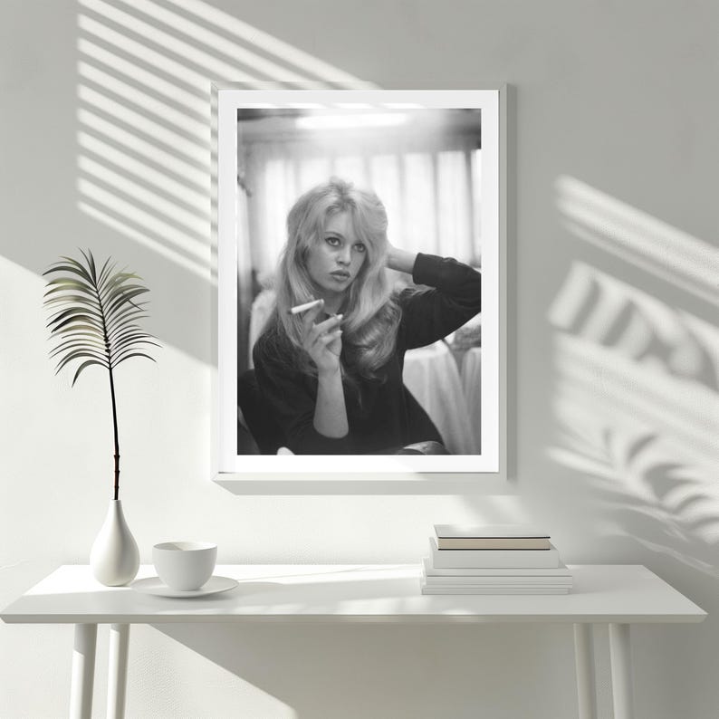 Vintagetryck av Brigitte Bardot, röktryck, svartvit väggkonstfotografi, modellmodedekor, lyxigt glamoursamhälle bild 5