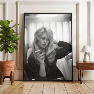 Vintagetryck av Brigitte Bardot, röktryck, svartvit väggkonstfotografi, modellmodedekor, lyxigt glamoursamhälle bild 3