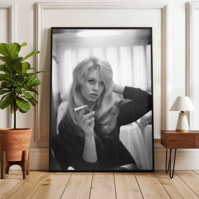 Vintagetryck av Brigitte Bardot, röktryck, svartvit väggkonstfotografi, modellmodedekor, lyxigt glamoursamhälle bild 3