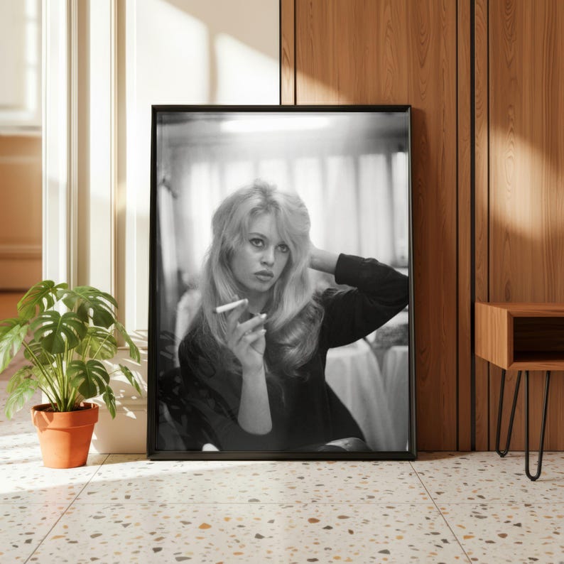 Vintagetryck av Brigitte Bardot, röktryck, svartvit väggkonstfotografi, modellmodedekor, lyxigt glamoursamhälle bild 2