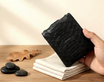 Handgemaakte zwarte portemonnee met slangenleer python, dubbelgevouwen exotisch leer