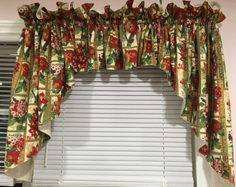 Beautiful Amaryllis Lined Swag/ valance