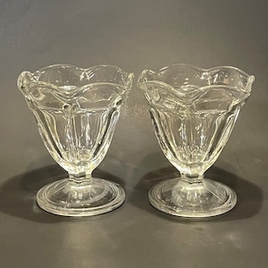 2 Vintage Glass Ice Cream Malt Shop Sundae Glass Footed Tulip Dessert Glasses