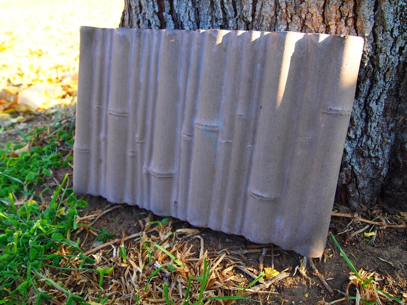 2 Garden Ornaments Decorative Garden Stepping Stones 1 Edge Stone