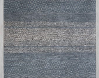 Tapete moderno estilo Gabbeh, 8x10, em lã macia, feito à mão.