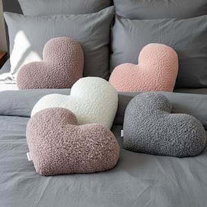 Teddy Heart Pillow, Boucle Plush Cushion, Cozy Aesthetic Decor, Romantic Gift, Nursery Sofa, Bedroom Soft Fleece Handmade Accent bild 5
