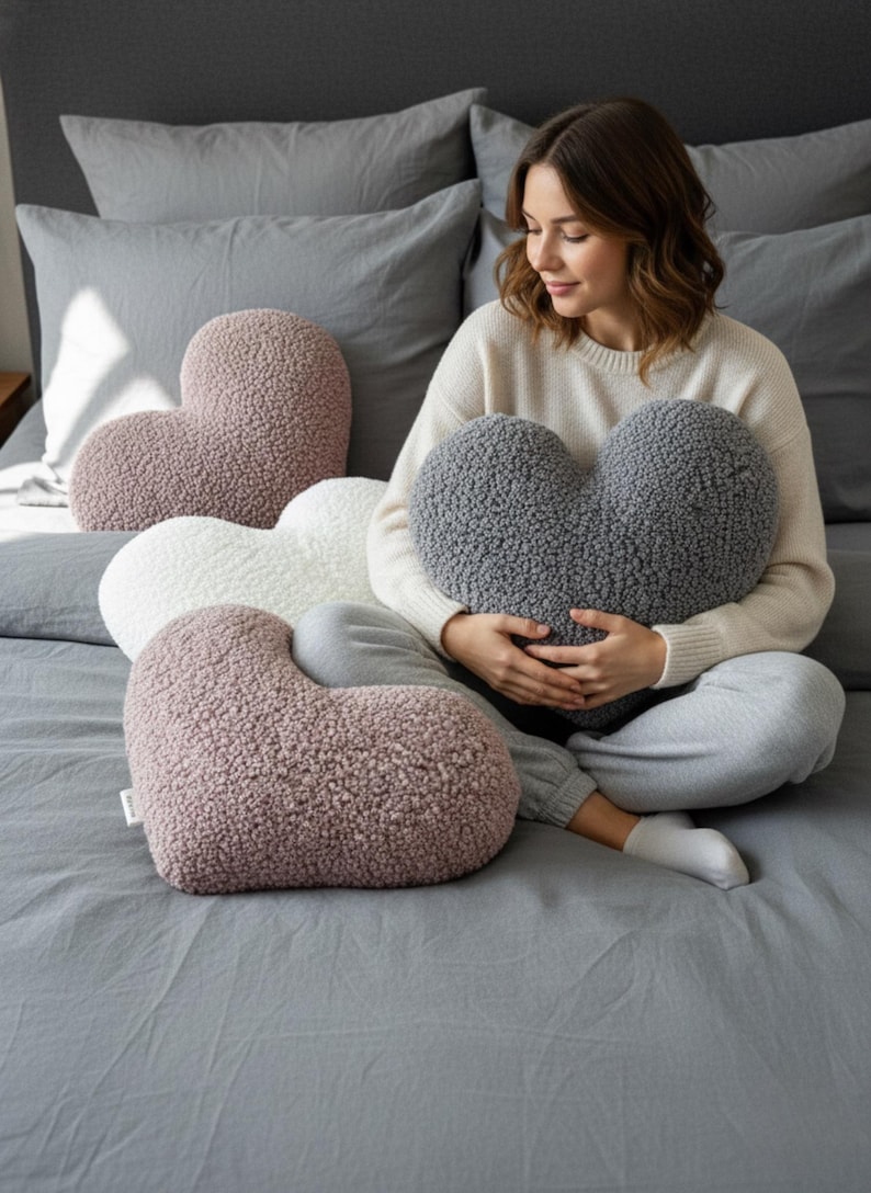 Teddy Heart Pillow, Boucle Plush Cushion, Cozy Aesthetic Decor, Romantic Gift, Nursery Sofa, Bedroom Soft Fleece Handmade Accent bild 4