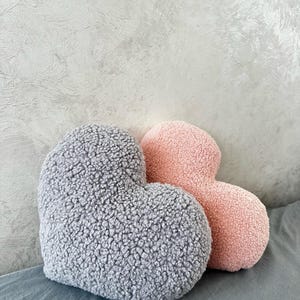 Teddy Heart Pillow, Boucle Plush Cushion, Cozy Aesthetic Decor, Romantic Gift, Nursery Sofa, Bedroom Soft Fleece Handmade Accent bild 7
