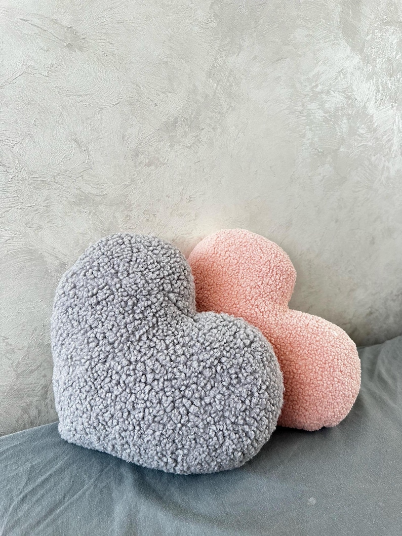 Teddy Heart Pillow, Boucle Plush Cushion, Cozy Aesthetic Decor, Romantic Gift, Nursery Sofa, Bedroom Soft Fleece Handmade Accent bild 7