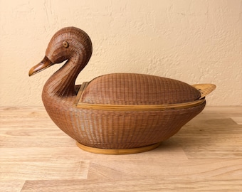 Vintage Shanghai Duck Basket Woven Rattan Lidded Storage Container 14 Inch