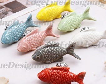 Tirador de cerámica con forma de pez: Tirador colorido para armarios de cocina y estanterías.