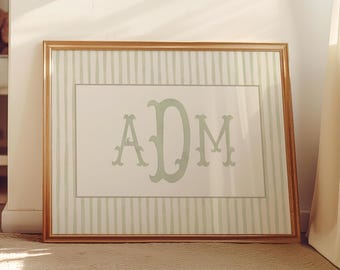 Arte mural con monograma personalizado, impresión de iniciales personalizadas, decoración para habitación de bebé, letrero con nombre para habitación infantil, póster neutro a rayas, regalo según género.