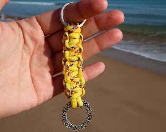 Porte-clés macramé RoxaPower | Nœud marin classique | Jaune | Anneau symbole de l'infini