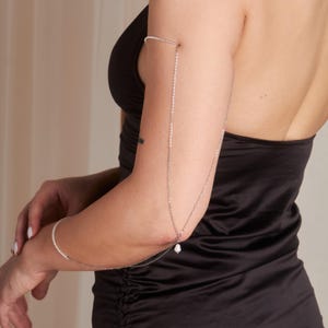 Freshwater Pearl Arm Chain, Upper Arm Cuff to Wrist Bracelet, Minimalist Bicep Armlet, Statement Bridal Arm Jewelry for Women