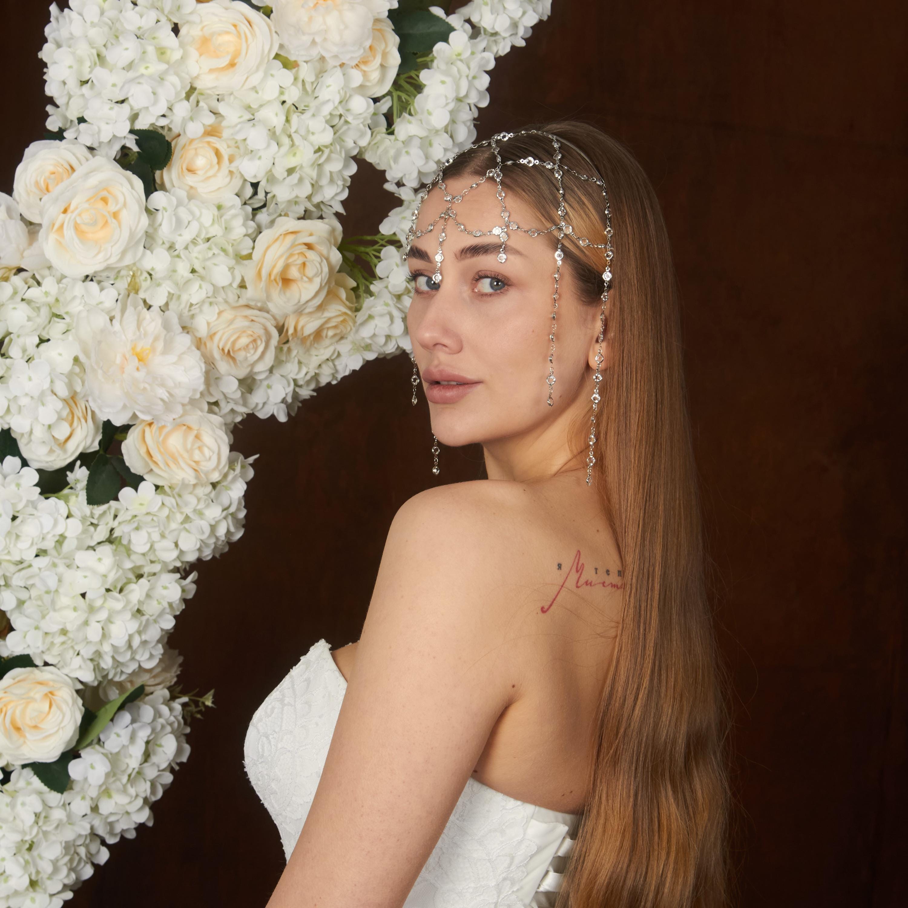 Crystal Bridal Veil Headpiece, Sparkly Wedding Head Chain, Rhinestone Forehead Jewelry, Statement Bride Hair Accessory, Dainty Face Frame