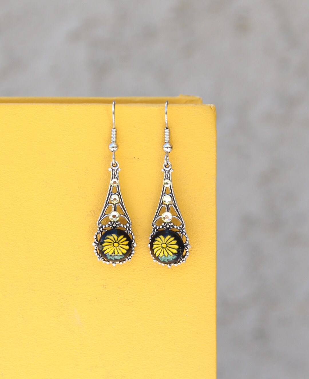 Daisy Earrings. 90s Fashion. Filigree Jewelry. Floral Earrings. Yellow