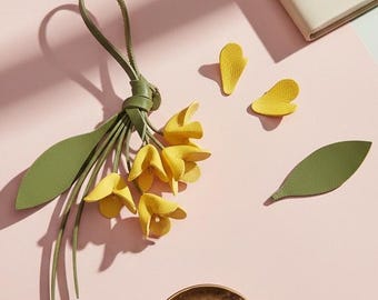 Leather Flower Keychain – Yellow Floral Bag Charm Pendant