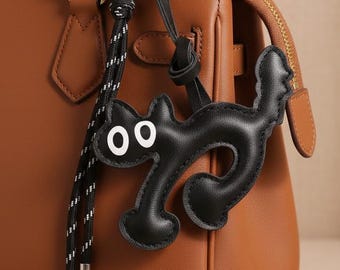 Handmade Leather Cat Keyring – Minimalist Animal Bag Charm