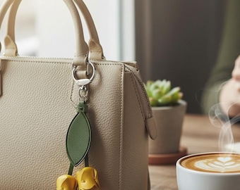 Leather Tulip Keychain – Floral Bag Charm, Durable Flower Pendant