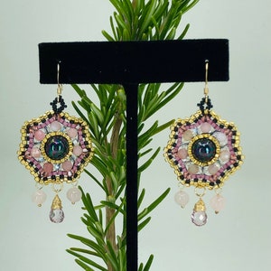 Topaze rose, opale péruvienne, quartz rose & boucles d’oreilles en cristal Swarovski