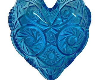 Vintage LE Smith/Kemple Blue Cut Glass Heart Shaped Candy Dish Aztec Sunburst Pinwheel Pattern MCM 6” x 6”