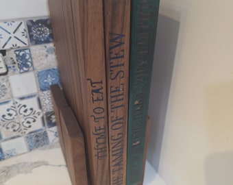 A forma di libro - Tagliere per salumi fatto a mano in noce nero e acero