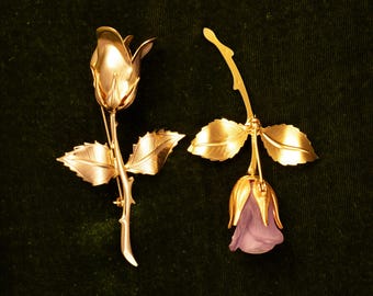 Vintage Brooch 1966 Giovanni "Legend of the Christmas Rose" gold-tone pin.