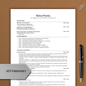 Op de afbeelding: Een cv van Rahul Pasha met contactgegevens, opleiding, prestaties en relevante ervaring. Vermeldt de University of Melbourne en debatteerwedstrijden. Het document is ATS-vriendelijk.