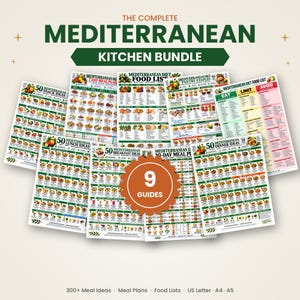 Könnte beinhalten: Eine Sammlung von neun gedruckten Leitfäden mit dem Titel The Complete Mediterranean Kitchen Bundle. Die Dokumente enthalten Listen, Ernährungspläne und Lebensmittelideen mit Texten wie 50 Mediterranean Snack Ideas und 30-Day Meal Plan.