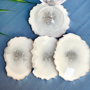 Unique Geode Shape Resin Coasters, Agate Coaster, White and Silver Geode Coaster,  Gif, Set of 2, 4, or 6 Coasters, House Chic decor